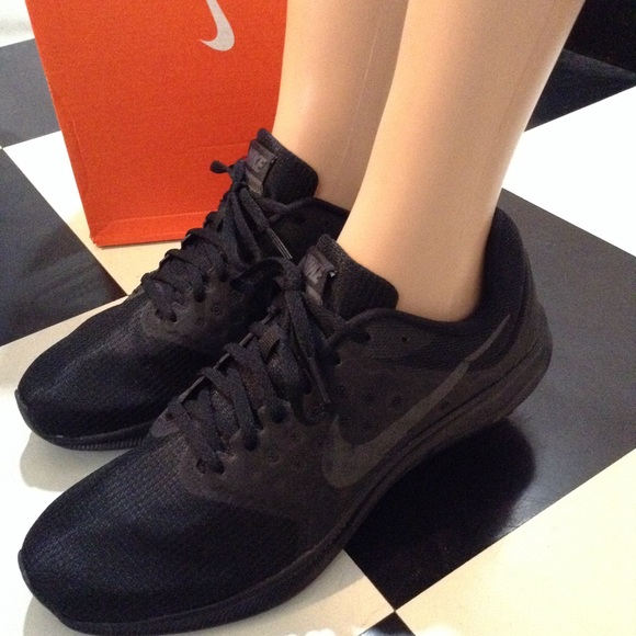 nike sneaker downshifter 7